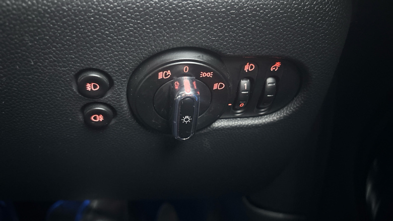 MINI Hatchback 1.5 Cooper Exclusive 5dr Auto Petrol Hatchback